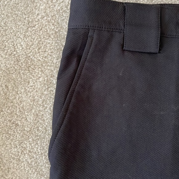 Izod men’s golf shorts. Like new condition. - Picture 2 of 4